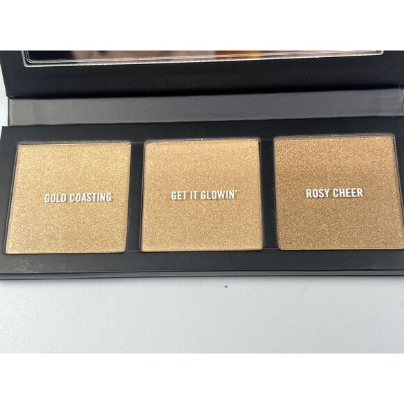 MAC Hyper Real Glow Highlighter Palette Get It Glowin $49 - Picture 5 of 7